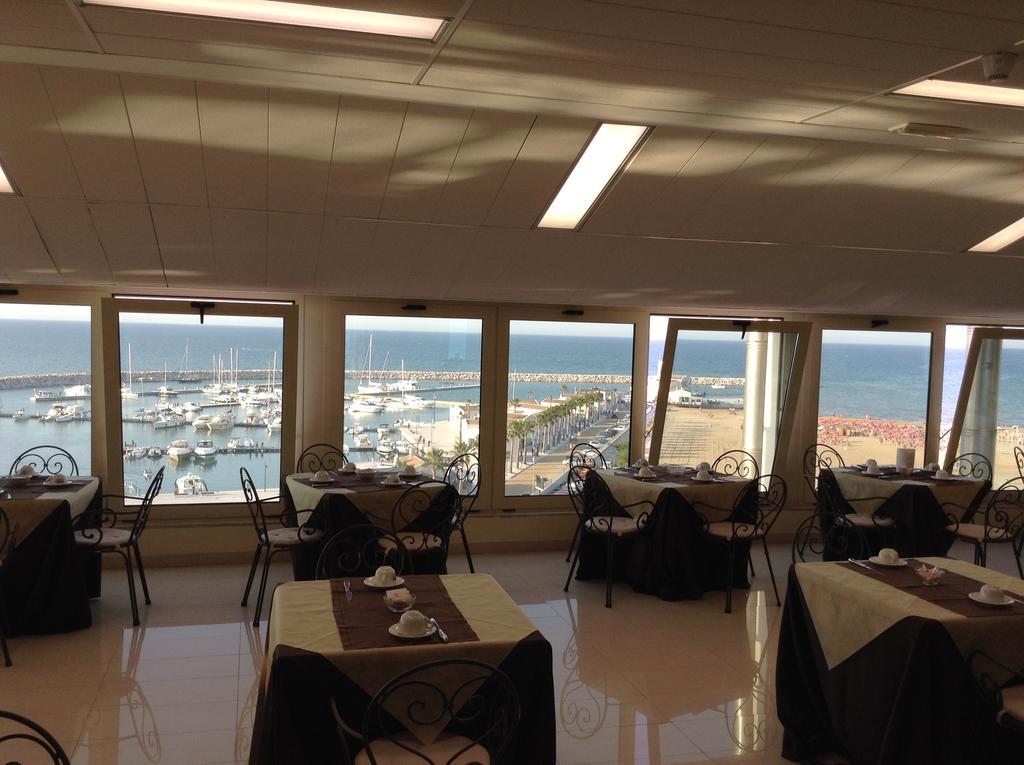 Hotel Borgo Marina 罗迪-加尔加尼科 外观 照片