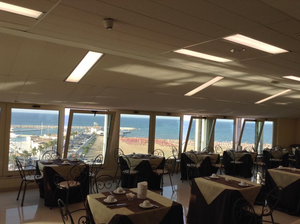 Hotel Borgo Marina 罗迪-加尔加尼科 外观 照片